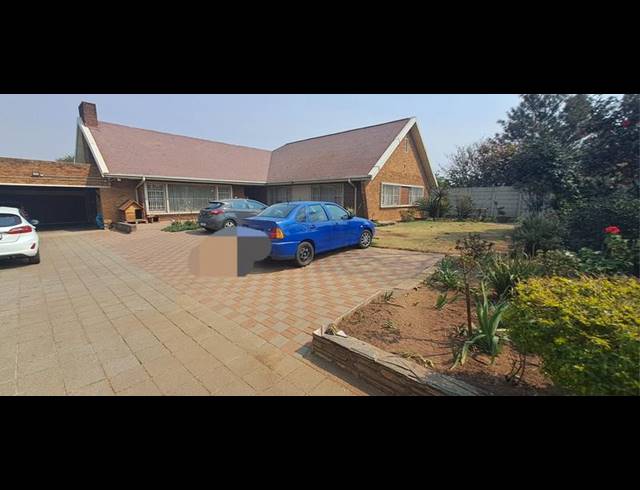 4 BEDROOM HOUSE FOR SALE IN PARKDENE